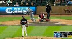 あれ…？ 大丈夫かな！？ 大谷翔平、一瞬だけホームラン“確信歩き” 高く上がりすぎたフライボールにビックリ… 全力ダッシュする瞬間が話題に