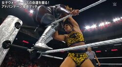 アスリート女子、123キロ“大女”をリフトする衝撃の光景に騒然！ 「とんでもないパワー」実況興奮