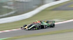 マジかよ…抜かなくても勝てるのに！？ 29歳“新”日本一速い男が驚異の「大外刈り」 大胆オーバーテイクに騒然「上手すぎる」