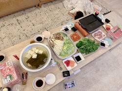 辻希美、肉と野菜を購入して作った夕食「しゃぶしゃぶとサムギョプサルをしました」 