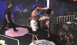 朝倉兄弟“最狂”マネージャー、ボクシング元王者の悶絶ボディでダウン「同じところをピンポイントで2度も」驚きの声