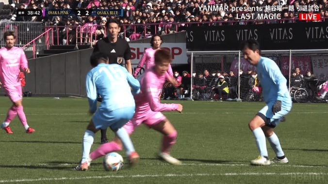 天才すぎる！引退・柿谷曜一朗、“超高速”の股抜き突破が「オシャレ」「THIS IS 柿谷」元同僚も驚愕「股ってあんなに通せるもんなん？」 3枚目