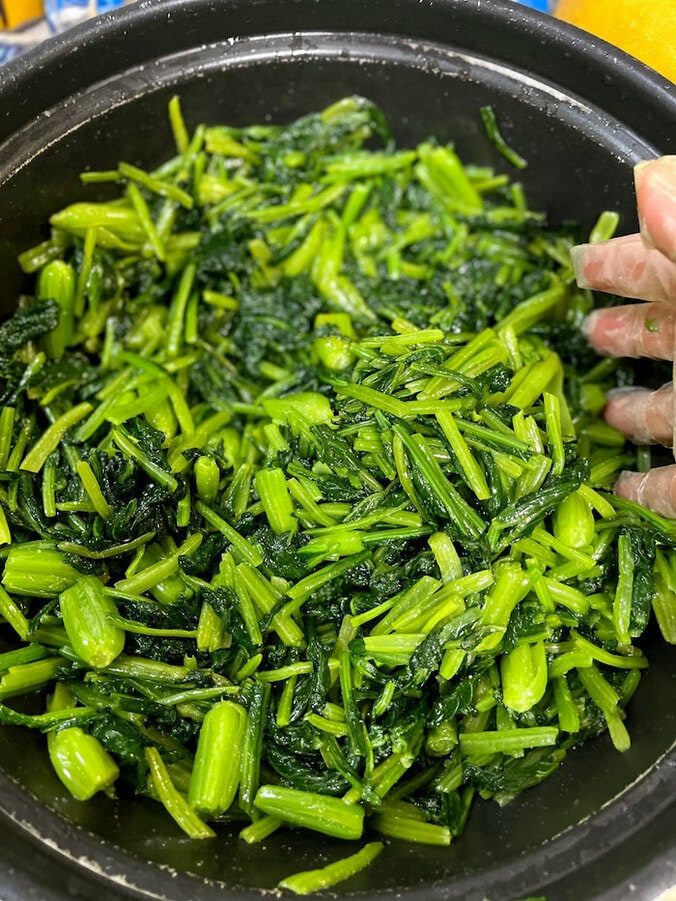  北斗晶、実家からもらった野菜で大量に作った副菜「凄い量でしょう～」  1枚目