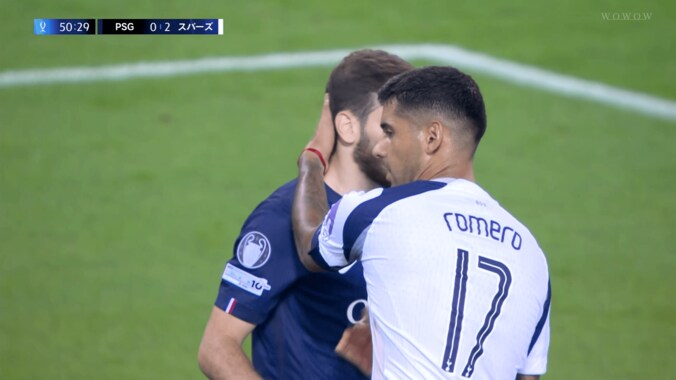 喧嘩番長が仲裁！？ トッテナム新主将の“自覚”にファン驚愕「ちゃんとキャプテンしてた」「仲裁してるw」一触即発シーンを収めた一部始終 5枚目