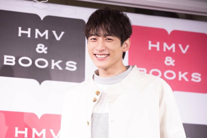 小関裕太が“ゆるえろ”に挑戦！2019年カレンダーで「決め顔なしの色気」を表現 9枚目