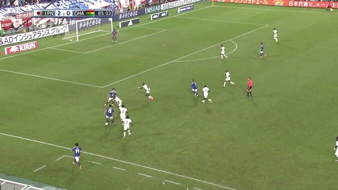 「評価爆上がり」22歳日本代表DF、ジダンばりの絶品スルーパスが話題沸騰「そこ見えてんのか」「凄まじい逸材」極上タッチで決定機演出の瞬間 5枚目