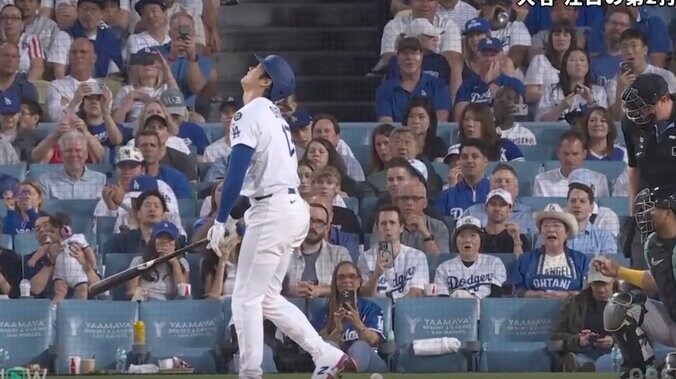 【写真・画像】一体、何が起きた？ 大谷翔平の“足”でまさかの展開「ここで？」「メンタル強すぎ」 捕手ドン引き… とんでもないスピードで“爆速盗塁”「超ファインプレー」　1枚目