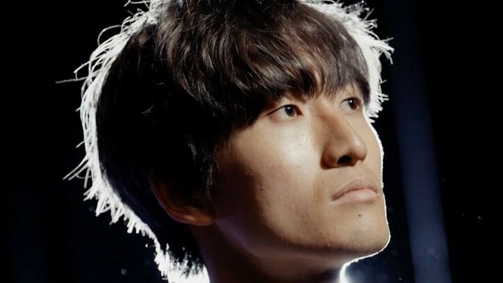 【写真・画像】野暮ったい金髪→垢抜け後の姿に「えぐい」「イケメン」 23歳大学生の“イメチェン”に絶賛の声　1枚目