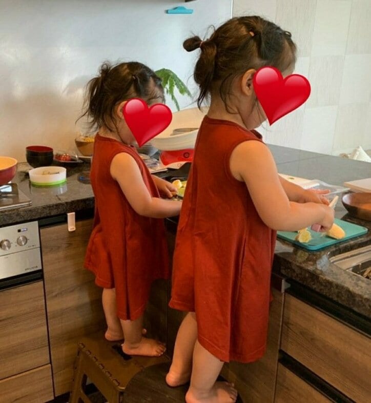 ノンスタ石田、双子の娘達の“包丁デビュー”「こうやって大人になっていくのか」