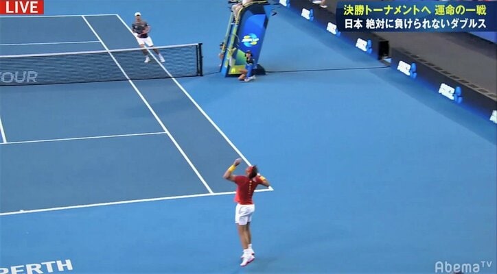 ボールへ届け…王者・ナダルが執念の“ラケット投げ” 「珍しい」「ナダルが壊れた」とファン騒然