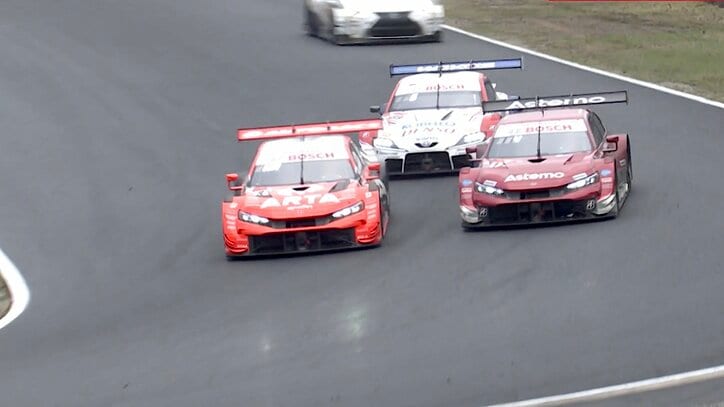 【写真・画像】ナットが飛んだ！シビックタイプRを襲った痛恨の「38.9」 一瞬でレースを変えたピット作業の一部始終　1枚目