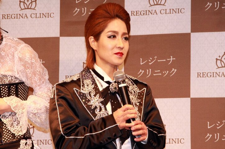 尼神・誠子、ミニスカ＆ヘソ出し衣装でイベント登場　見せたい相手は「高橋一生さん」