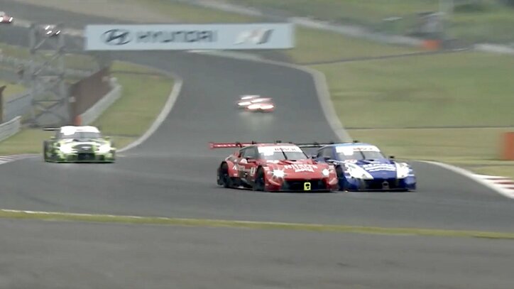 【写真・画像】スーパーGT、抜きつ抜かれつ“超接近”バトルの「15秒」 猛アタックに「激しいけどクリーン」「混ぜるな危険」賞賛＆沸騰　1枚目