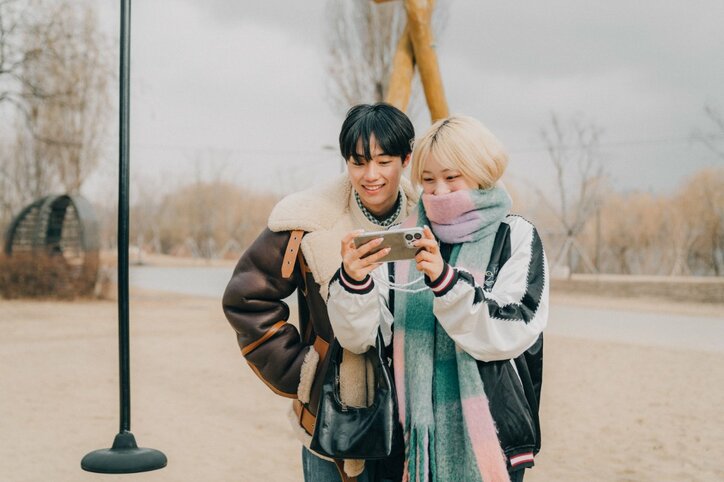 『silent』出演俳優に片思いする金髪モデル美女、韓国で両思いに?「今、俺のカメラロールにめっちゃ美月がいる…」『花束オオカミ』第4話