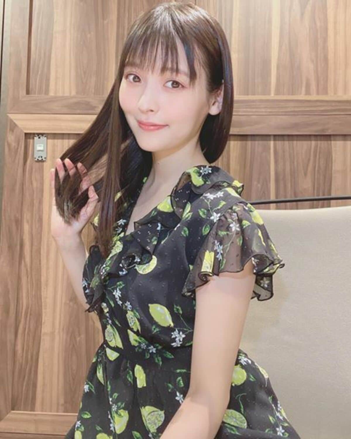 激レア 上坂すみれちゃん スミレ柄半袖膝丈ワンピース 激レア 上坂すみれちゃん スミレ柄半袖膝丈ワンピース