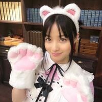 橋本環奈、猫耳＆肉球をつけたショットに「何時間でも見てられます」「反則級に可愛い！」の声