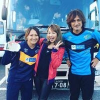 丸山桂里奈、夫・本並健治さん＆三船美佳との5年前の写真に「監督と選手の時代、夫婦になるとはね」