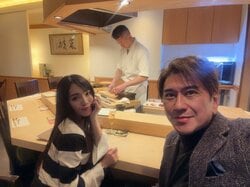 川崎麻世、妻と遅めのクリスマスディナーを報告「クリスマスも休みを取れず」