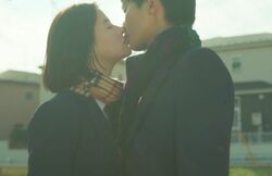 “SNS界隈をざわつかせる美女”が刺激的なキス連発！みちょぱ「ハイティーンだからいっぱいチューしちゃうの？」動揺