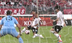 敵を欺く“一歩”が秀逸！「うますぎるって」「コンパクトな足の振りが最高」鹿島MFのスーパーゴールに称賛続々「名古は年間ベストイレブンあるぞ」「代表に選ばれてほしい」