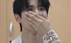 「ちょっと待ってよ！」「ここも水に落ちるの？」アイドル2組のステージ演出がモロ被り！水中ダイブに動揺広がる