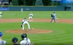 何が起きた？ 大谷翔平、58盗塁で“想定外のハプニング”「意味わからん」 相手捕手がまさかのプレー… 球場騒然