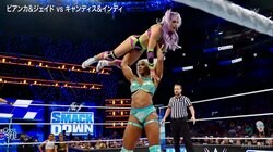 妖精女子レスラー、“急降下”で絶叫KO　「いとも簡単そうに…」現地実況驚愕