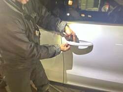  川崎希、外出時に愛車が壊れ困惑「業者の方を呼んで開けてもらうことに」 