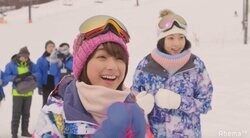 平祐奈＆武田玲奈＆岡本夏美がかわいすぎるスノボウェア姿を披露