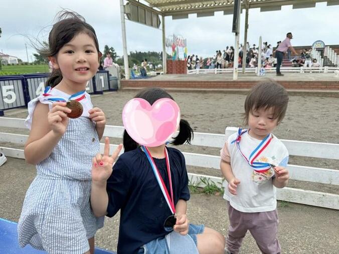  はんにゃ・川島の妻、子ども達の強運に驚いた日の出来事「3人とも金メダルをもらうことができました」  1枚目