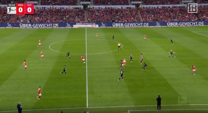 場内騒然！ 佐野海舟、絶妙すぎる“30mロングフィード”炸裂「素晴らしい」「めっちゃ見えてる」高精度“ダイレクトワンタッチパス”にファン大興奮 3枚目