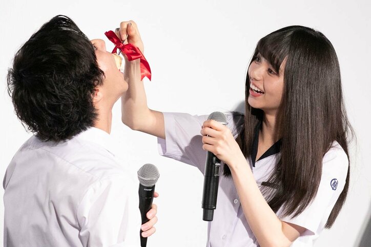 齋藤飛鳥が”Sっ気”だして祝福？ 『キミオイ』舞台挨拶で山田裕貴がサプライズに感動の涙