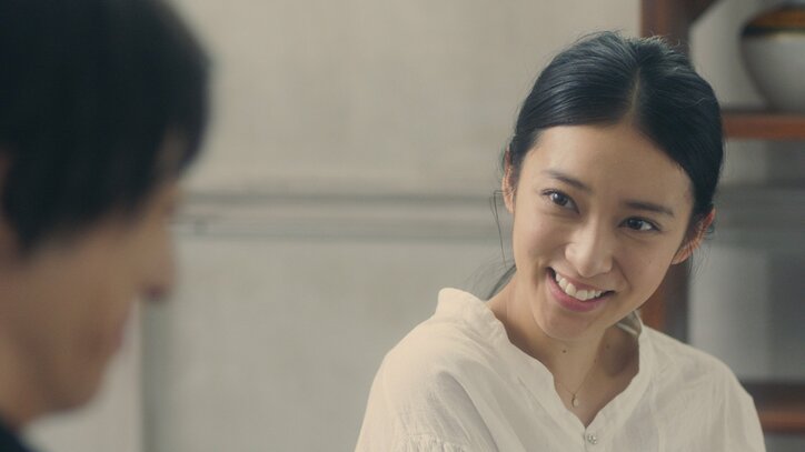 高橋一生×武井咲、時を超えた恋を描く連続ショートドラマ「Laundry Snow」