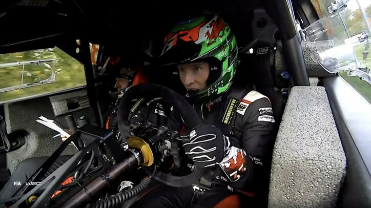 【写真・画像】世界ラリー、GRヤリスが“体当たり走法”→障害物を動かして5秒ペナも「小さな瞬間」 トヨタ36歳の“動じない”猛アタックが話題　1枚目