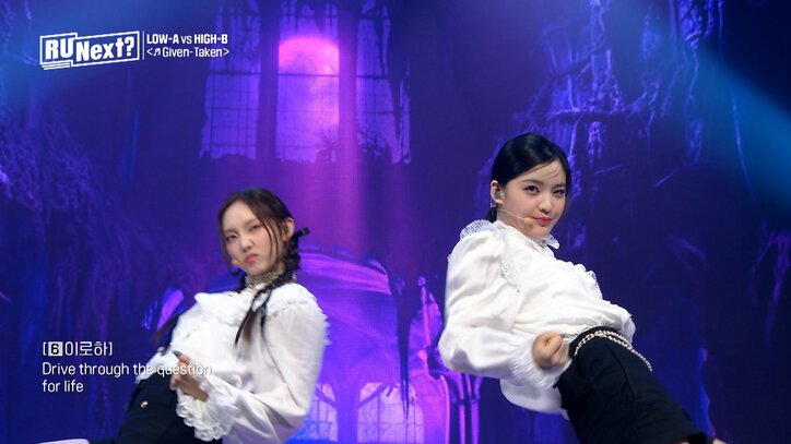 15歳の日本人練習生イロハが号泣!本番ステージでまさかの転倒 ライバル練習生の落としたチョーカーを踏んでしまう