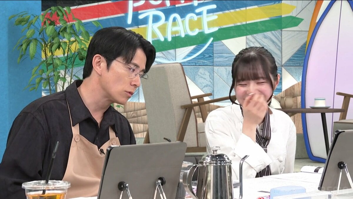 まるでチェキ撮影！？共演アイドルとツーショットのオリラジ藤森慎吾