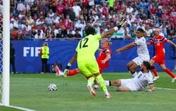 怪物ハーランドの“ありえないW杯初得点”が「一瞬のスピードすごい」「規格外」元日本代表GKも驚愕「届くのかと…」【W杯】