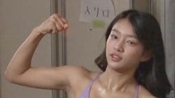 “バニーガール姿が可愛い”と話題の現役女子高生グラドル、楽屋での“不可解行動”に「何してるの？（笑）」