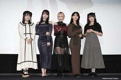 「キラキラで綺麗」イチョウのライトアップ前での写真を投稿、声優・高尾奏音の投稿に反響