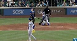 球場騒然！佐々木朗希が「エグすぎ」160キロ豪速球が“爆速通過”→バットにかすらず“マン振り三振”「これが本来の朗希」