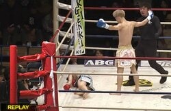 「ヤムチャみたいになってる」「やばい倒れ方した」衝撃の“一撃”KO ファン騒然の劇的決着