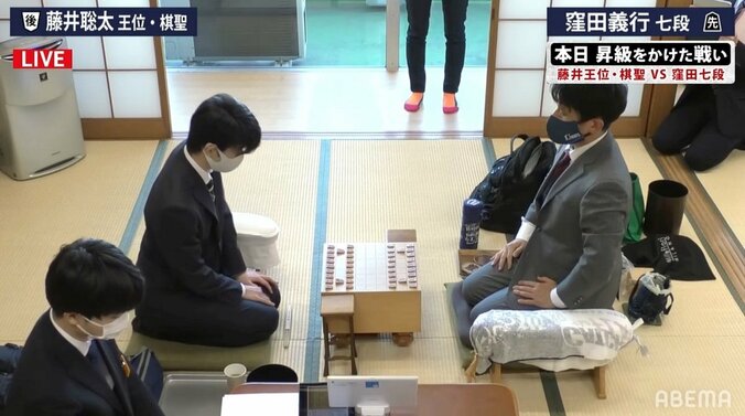 藤井聡太王位・棋聖、勝てば昇級決定 19連勝中の順位戦で注目の一局開始／将棋・順位戦B級2組 1枚目