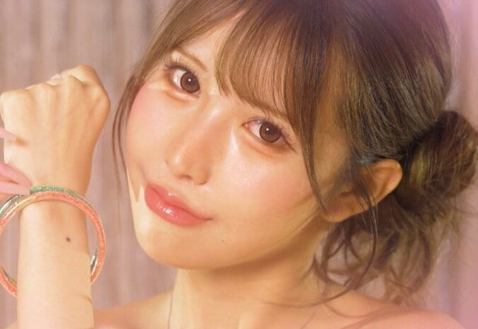 【写真・画像】「デリケートゾーン整形」を公言・25歳キャバ嬢に22歳ミスター青学ファイナリストがベッドでアピール　1枚目