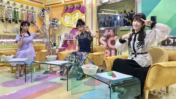 小松未可子＆上坂すみれ＆徳井青空の運勢を“ホクロ”で占う！徳井もニンマリの“モテホクロ”の場所とは？ 1枚目