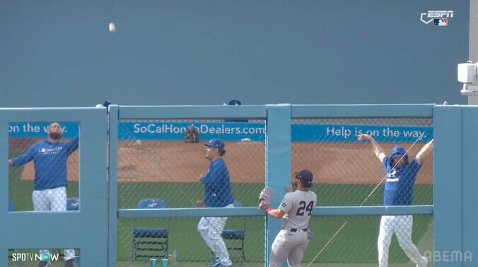 【写真・画像】大谷翔平、慌てた？ヤンキース戦2連発の22号弾で珍事 一塁を“回って戻る”ハプニング…まさかの“ミス”に渋い表情　1枚目