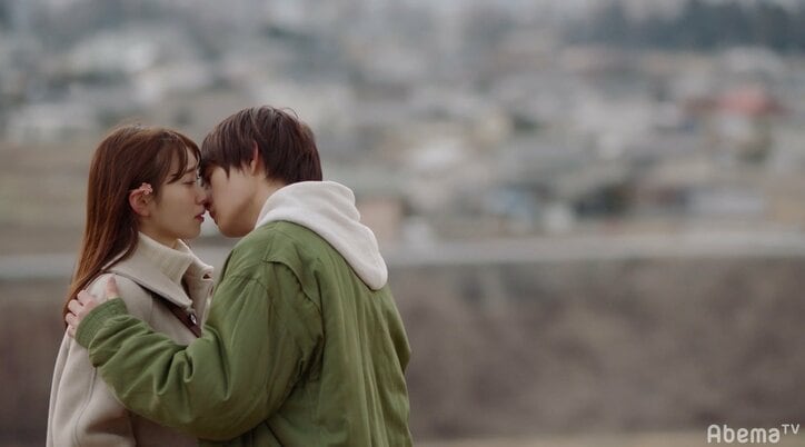 航太（佐野勇斗）と芽衣（飯豊まりえ）が別れのキス…「僕だけが17歳の世界で」切ない恋の結末に視聴者涙