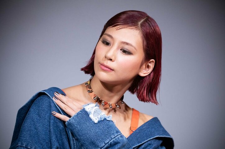 西内まりや、ファンに呼びかけ「ライブ配信。楽しみにして」