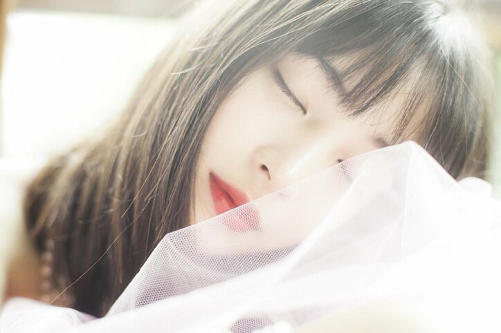 広瀬すず、セクシー赤リップ姿を披露　「大人メイク」にファン興奮