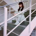 乃木坂46・高山一実の体育座りショットに「ちょこん感かわいい」「困り顔ずーちゃん可愛い」と称賛の声