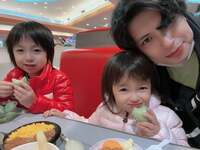 アレクサンダー『ディズニーランドで暴れるカゲトラ‼️帰りたい』